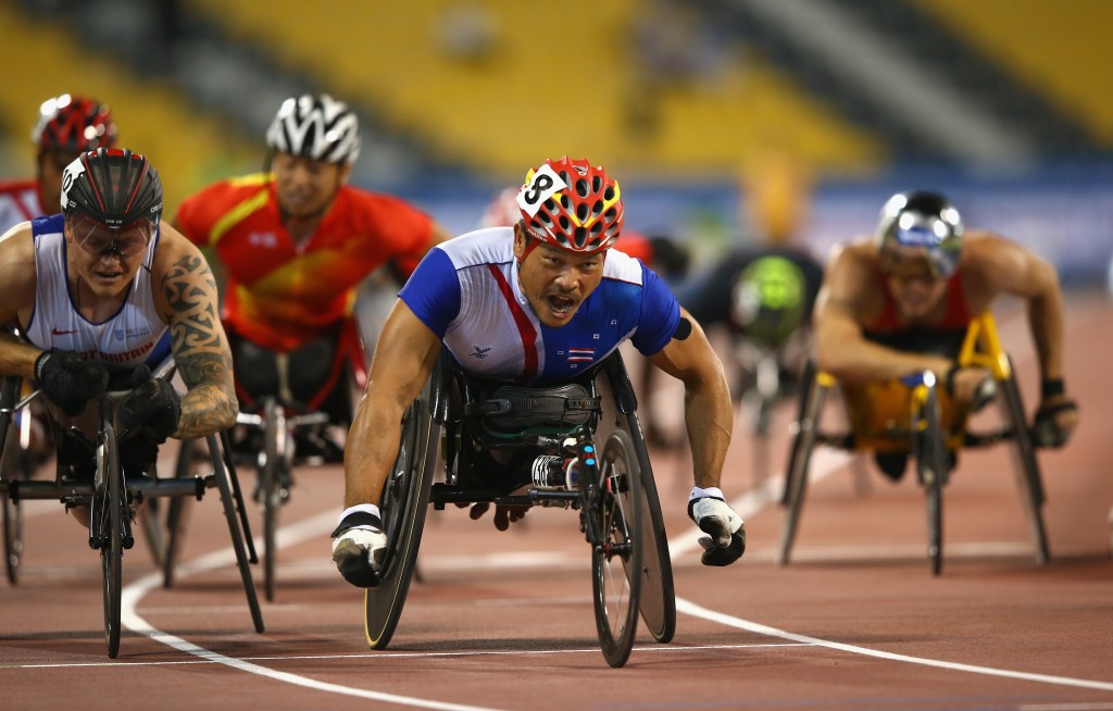 Thailand's Rawat Tana earned gold in the men's T54 1500m race