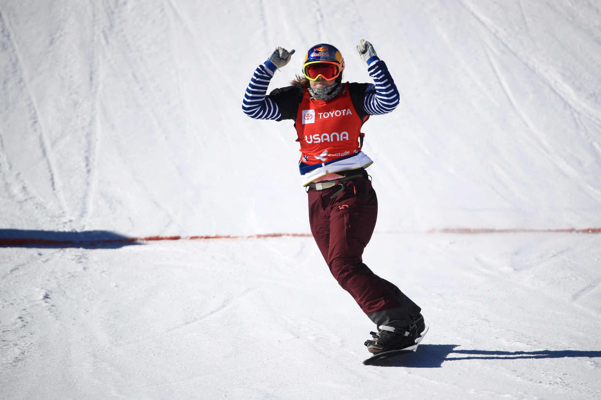 Samková beats Jacobellis to Snowboard Cross World Cup title with final victory in Veysonnaz