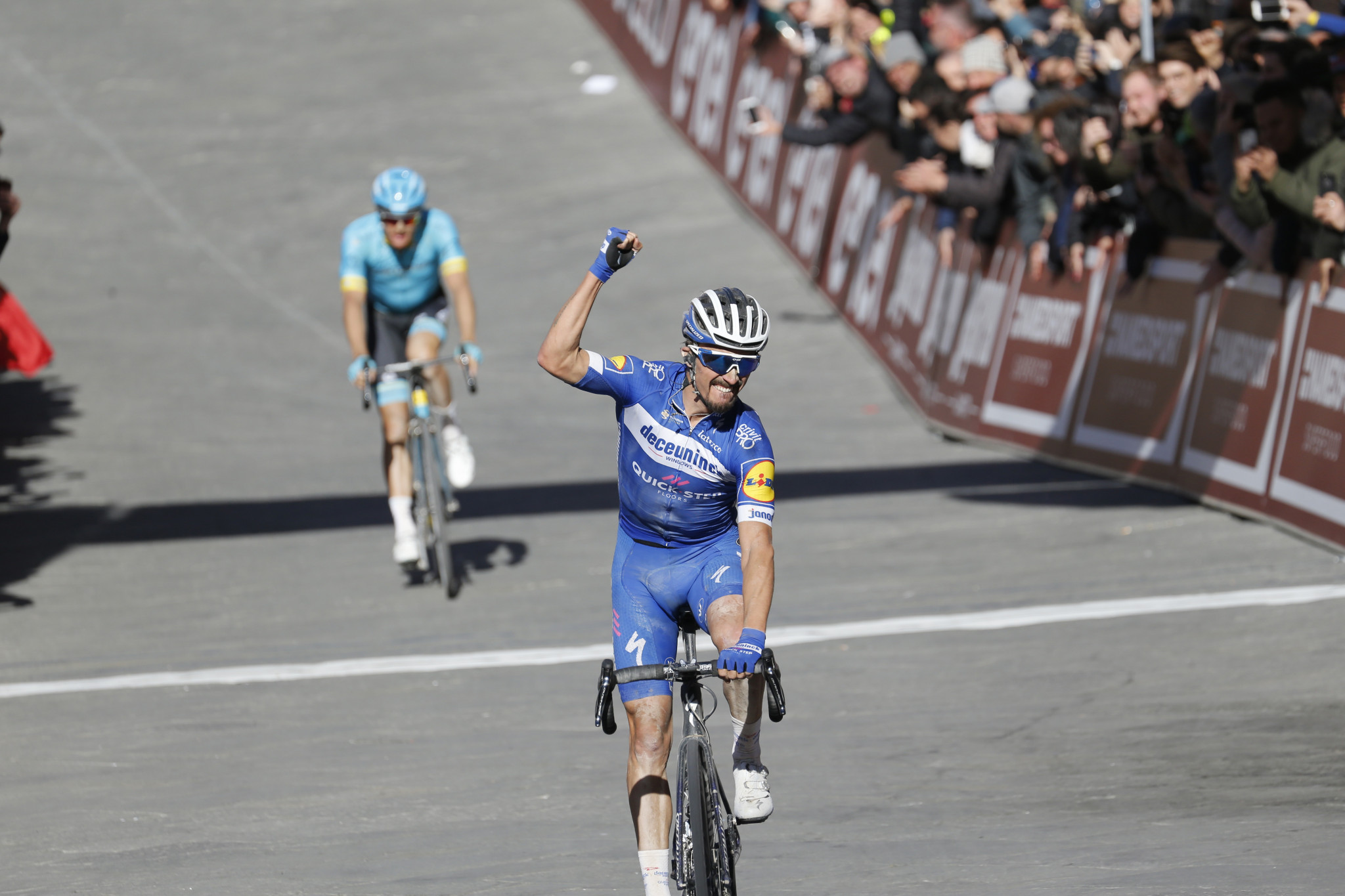 Alaphilippe wins mass sprint finish in stage six of UCI Tirreno-Adriatico