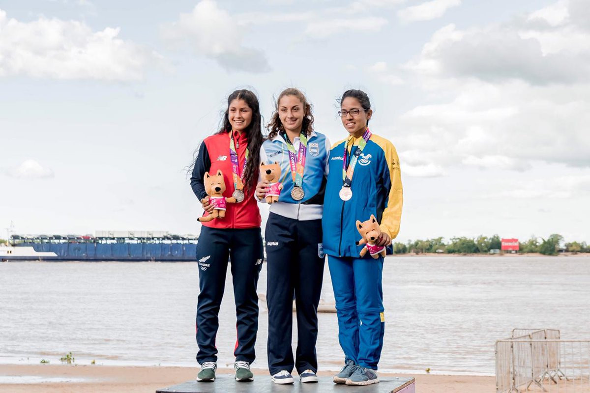 Home favourite Evelyn Silvestro, centre, won the women's singles title on a day of rowing medal action at the 2019 South American Beach Games in Rosario in Argentina ©Rosario 2019/Twitter