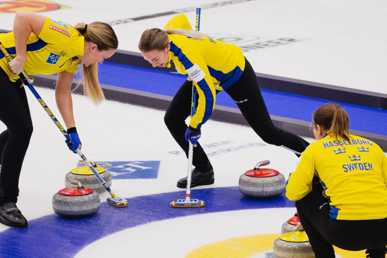 Sweden and Russia qualify for play-off stage at Women's Curling World Championship