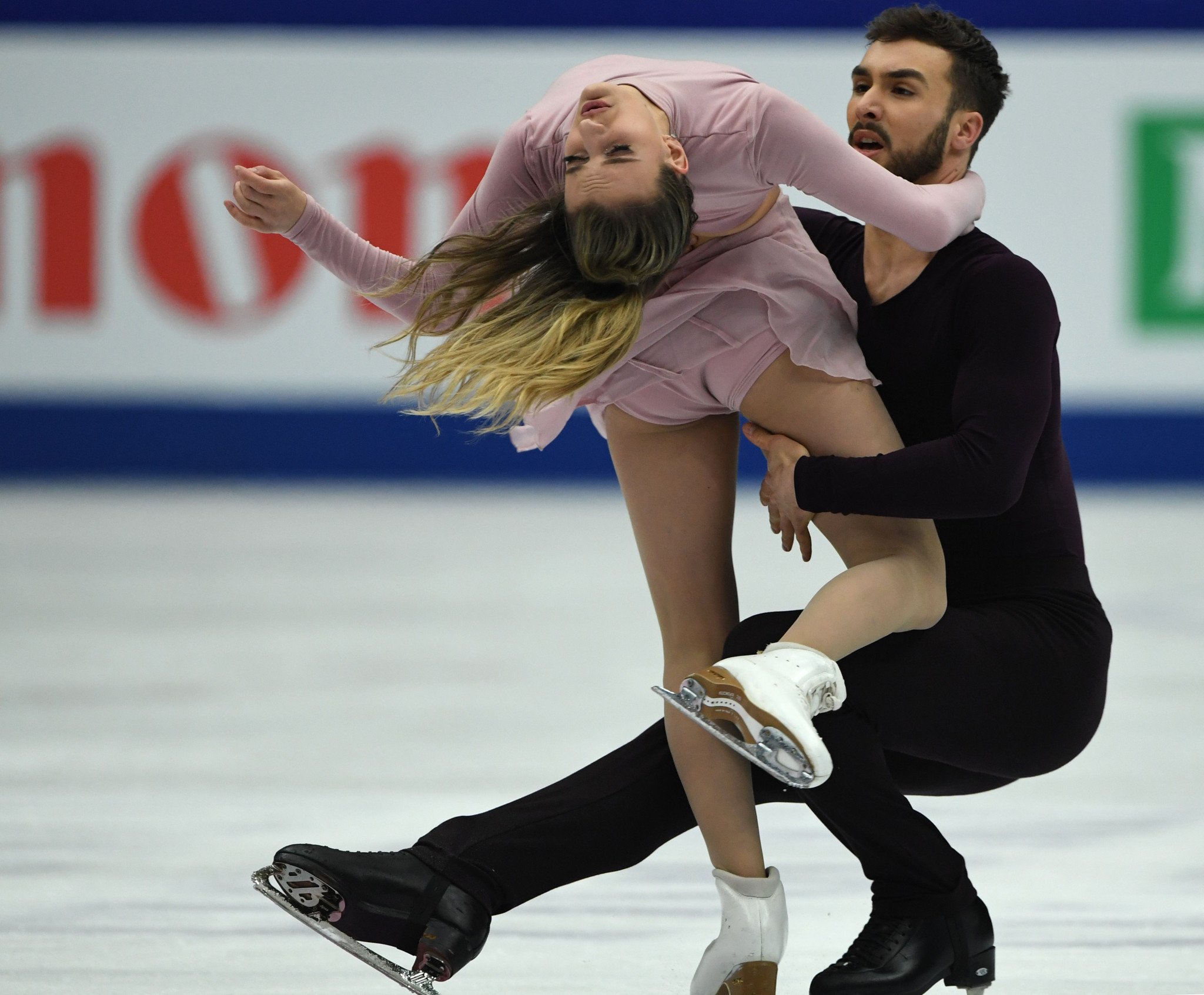 Gabriella Papadakis and Guillaume Cizeron of France defended their ice dance title ©Getty Images