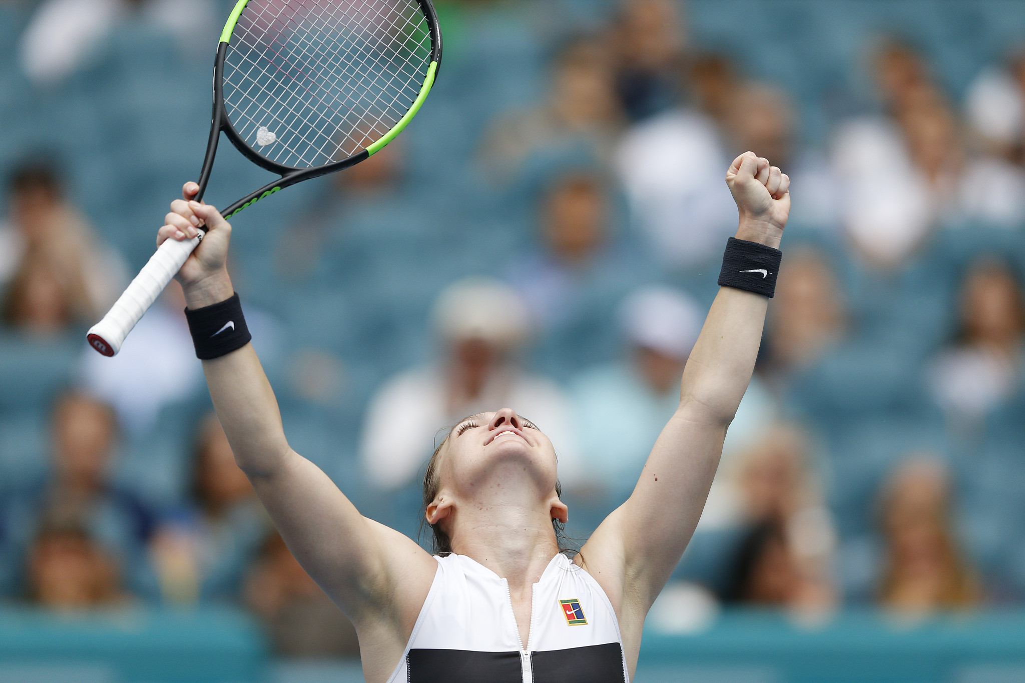 Halep closes in on world number one spot with Miami Open victory