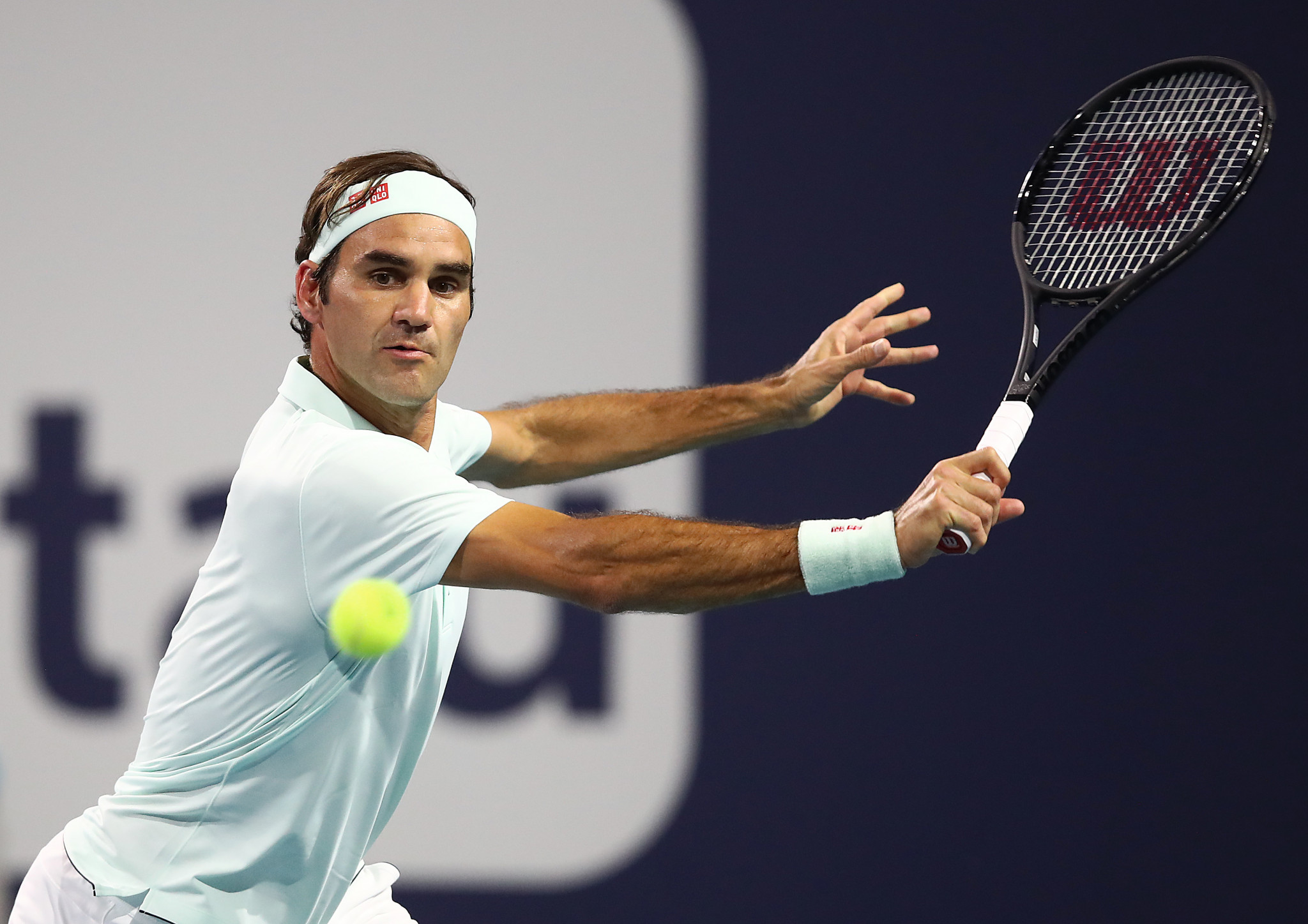 Roger Federer eased into the men's singles semi-finals ©Getty Images