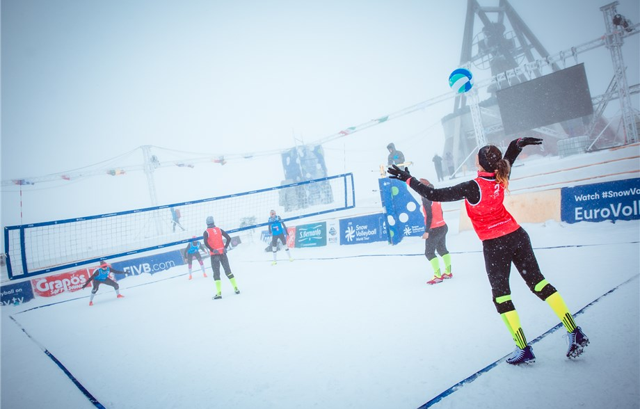 Czech Republic secure two qualifiers to women's main draw at FIVB Snow Volleyball World Tour in Kronplatz