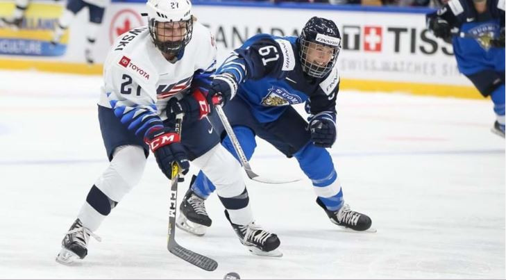 Five goals without reply in the final 20 minutes saw defending champions United States overcome the hosts 6-2 on day one of the IIHF Women's World Championships in Espoo ©IIHF