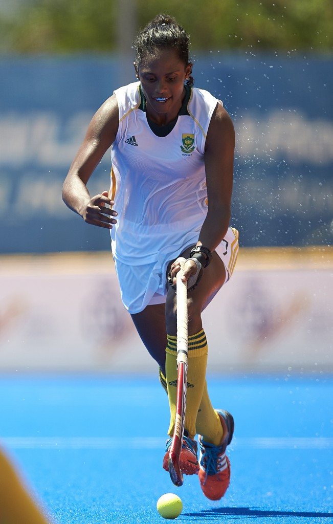 Illse Davids found the net for South Africa as the women's round robin remains tight ©Getty Images