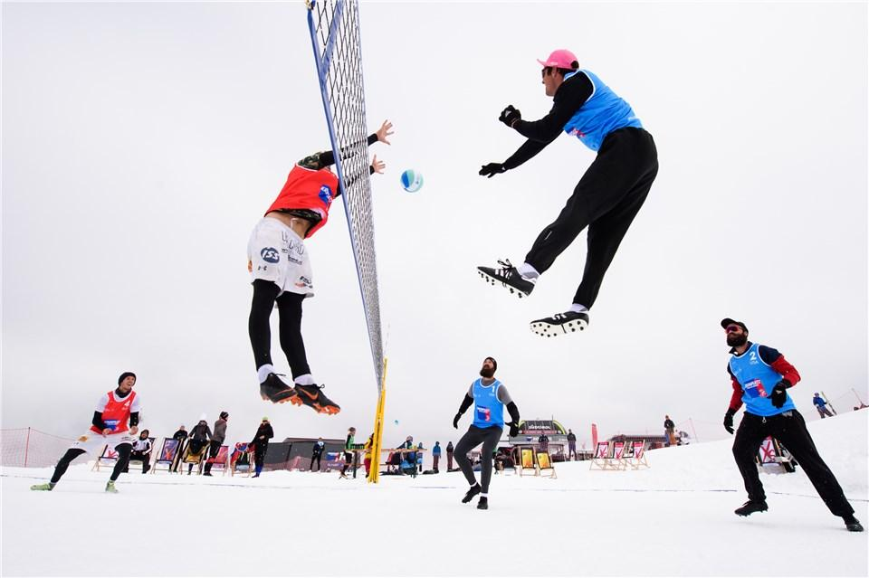 Quarter-final fixtures decided as play resumes at FIVB Snow Volleyball World Tour in Kronplatz