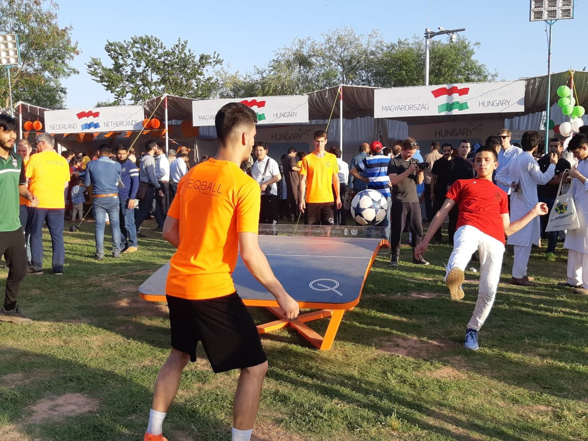 The Embassy of Hungary helped organise a demonstration of teqball in Islamabad ©Embassy of Hungary