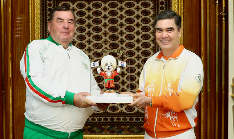 FIAS President Vasily Shestakov, left, met Turkmenistan President Gurbanguly Berdimuhamedow in Ashgabat after the city was awarded the 2020 World Sambo Championships ©FIAS