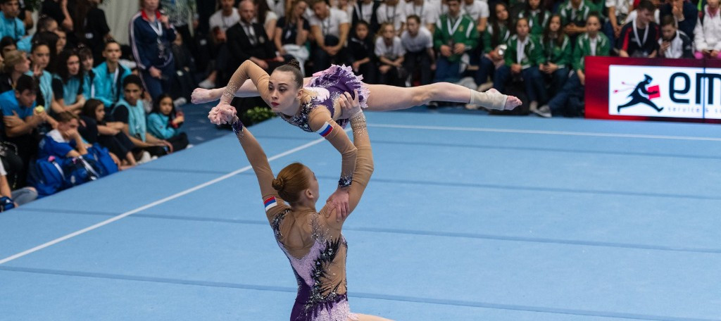 Teams maintain leads in qualifying round of FIG Acrobatic World Cup