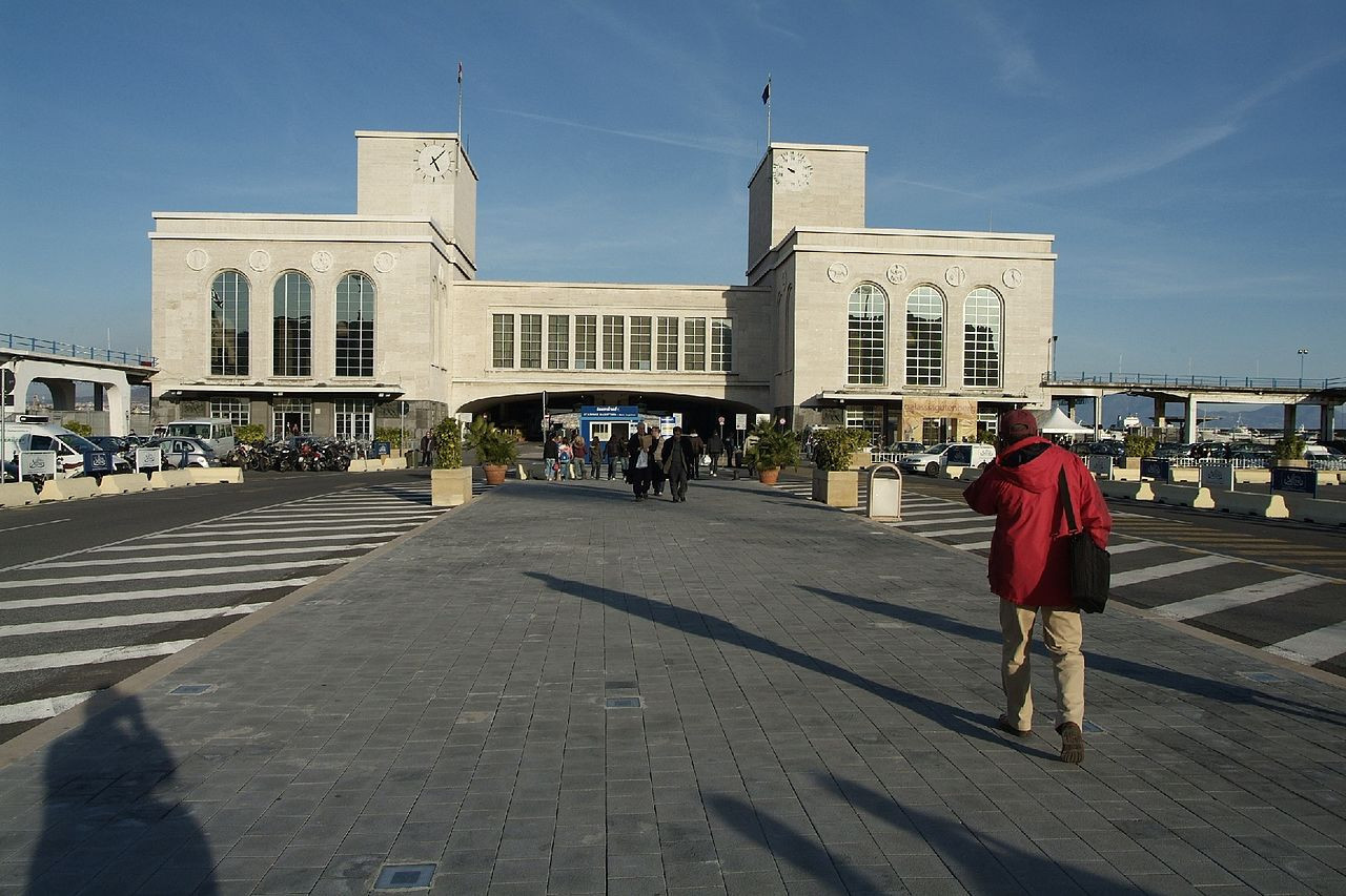 The main transportation hub will be at Stazione Marittima in Naples ©Wikipedia