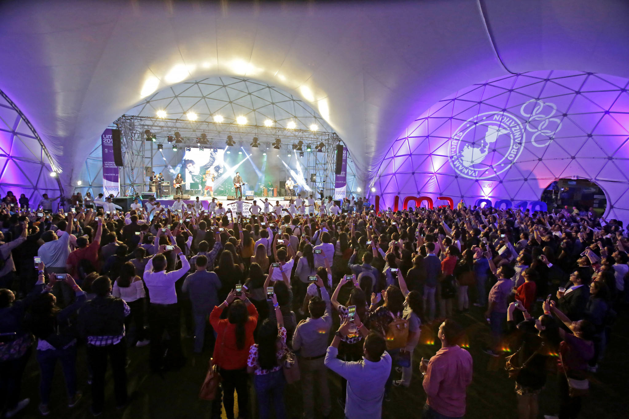 A live concert was held at the Domos Art outdoor exhibition space in San Miguel to celebrate 100 days to go until the Lima 2019 Pan American and Parapan American Games ©Lima 2019