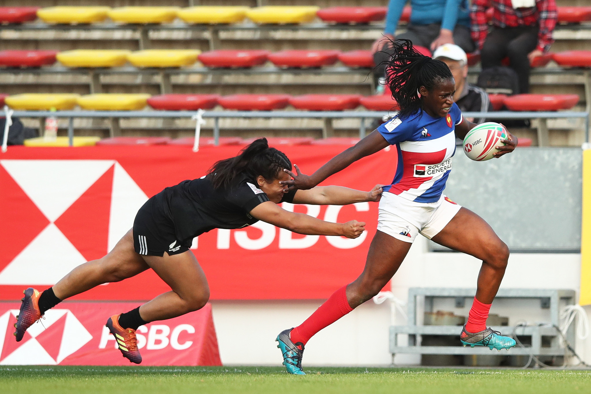 New Zealand's record run stopped by France at World Rugby Sevens Series in Kitakyushu