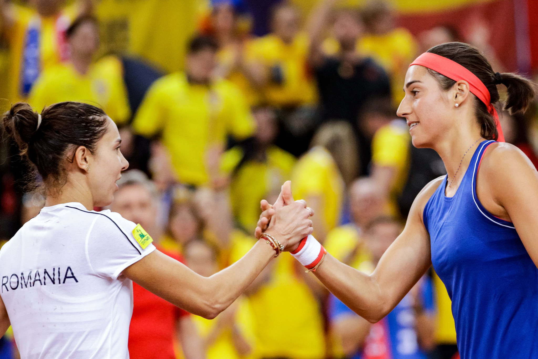 Caroline Garcia beat Mihaela Buzărnescu in straight sets to level France's Fed Cup semi-final with Romania at 1-1 ©Getty Images