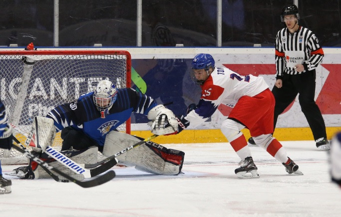 The Czech Republic overcame Finland to secure their place in the last eight ©IIHF