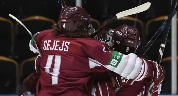 Latvia qualified for the quarter-finals with victory over Slovakia ©IIHF