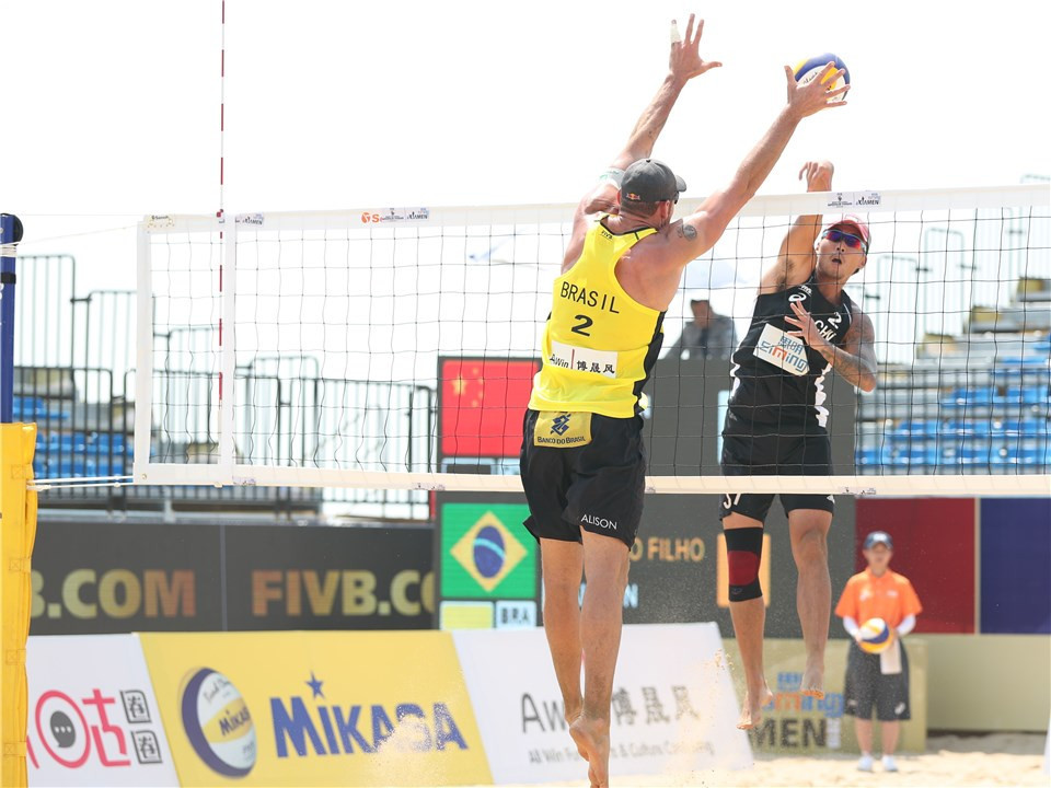 Brazil's Alison Cerutti and team-mate Álvaro Morais Filho reached the main draw of the FIVB Beach Volleyball World Tour in Xiamen ©FIVB