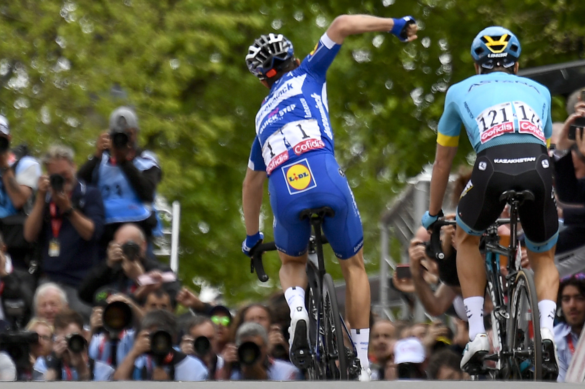 France's Julian Alaphilippe continued his stunning season by defending his title at the race ©Getty Images