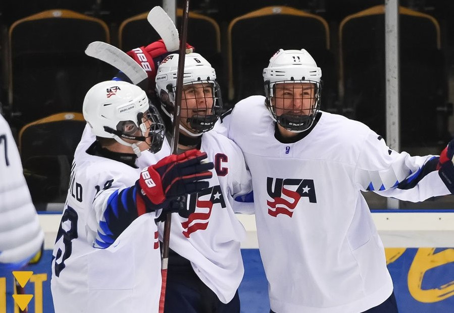 The United States beat defending champions Finland in the IIHF Under-18 World Championship quarter-final ©IIHF