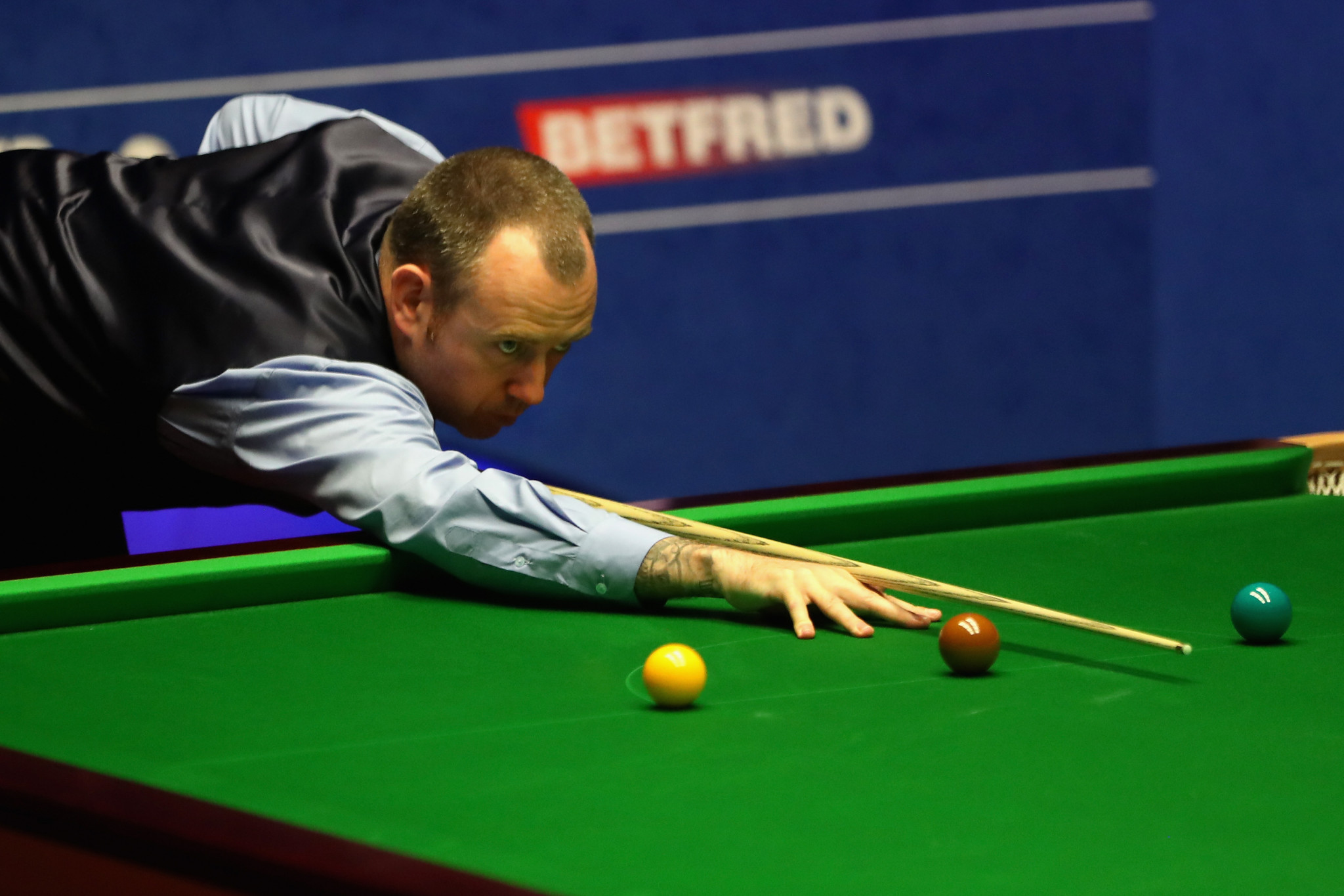 Reigning champion Williams in hospital with chest pains after opening session of second-round World Snooker Championship match