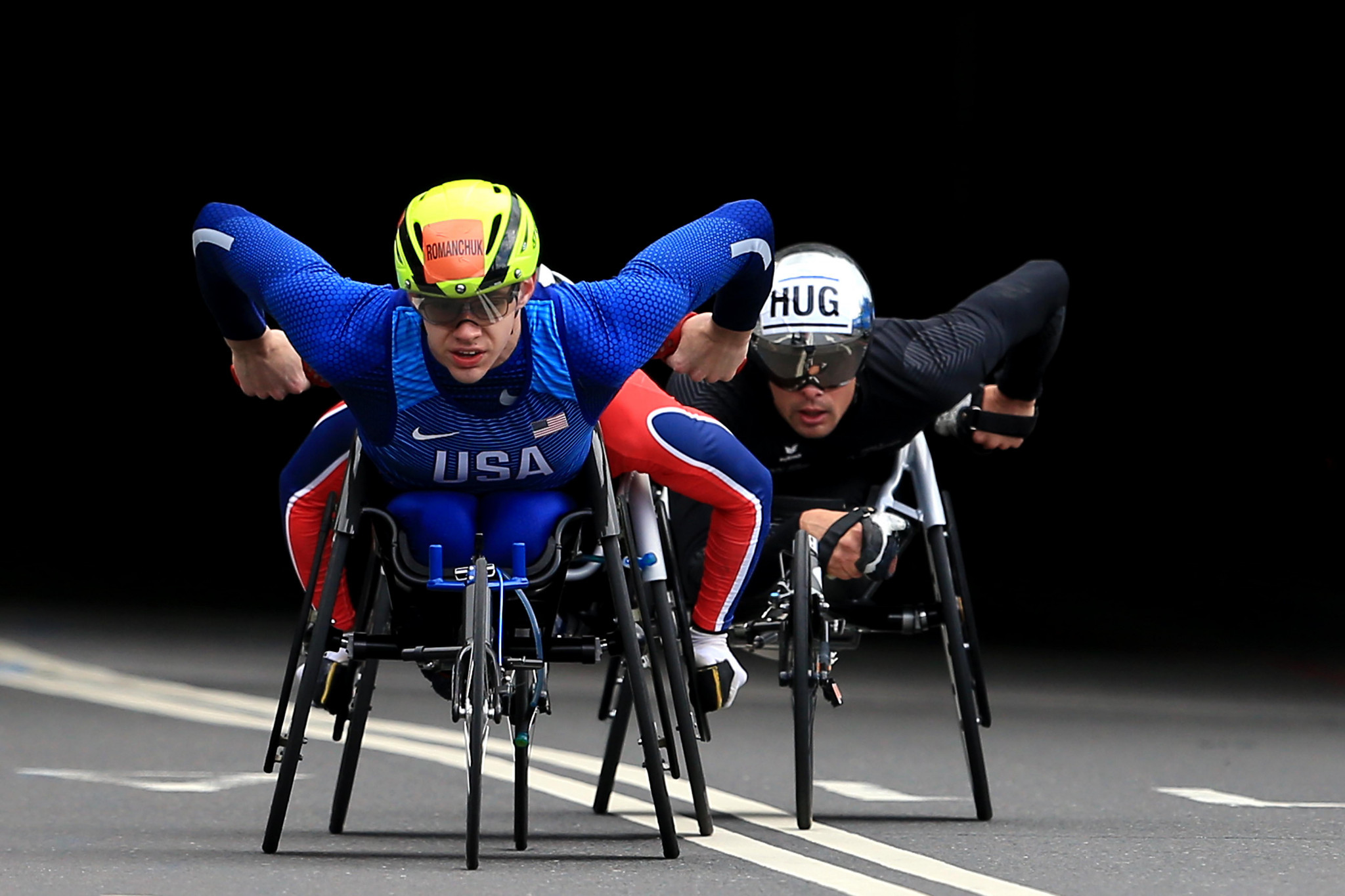 United States' Daniel Romanchuk won the men's wheelchair race in a sprint finish ©Getty Images