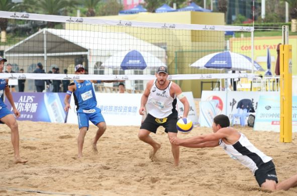 The FIVB Beach Volleyball World Tour event at Port Dickson in Malaysia, which starts tomorrow, could offer Brazil's Alison Cerutti and Alvaro Filho, pictured, a qualifying spot for this season's World Championships ©FIVB