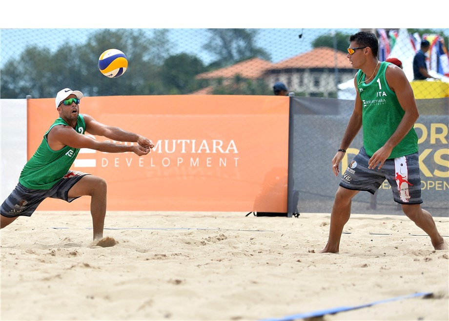Italy's Enrico Rossi and Adrian Carambula progressed to the main round of the FIVB  Beach World Tour in Kuala Lumpur ©FIVB