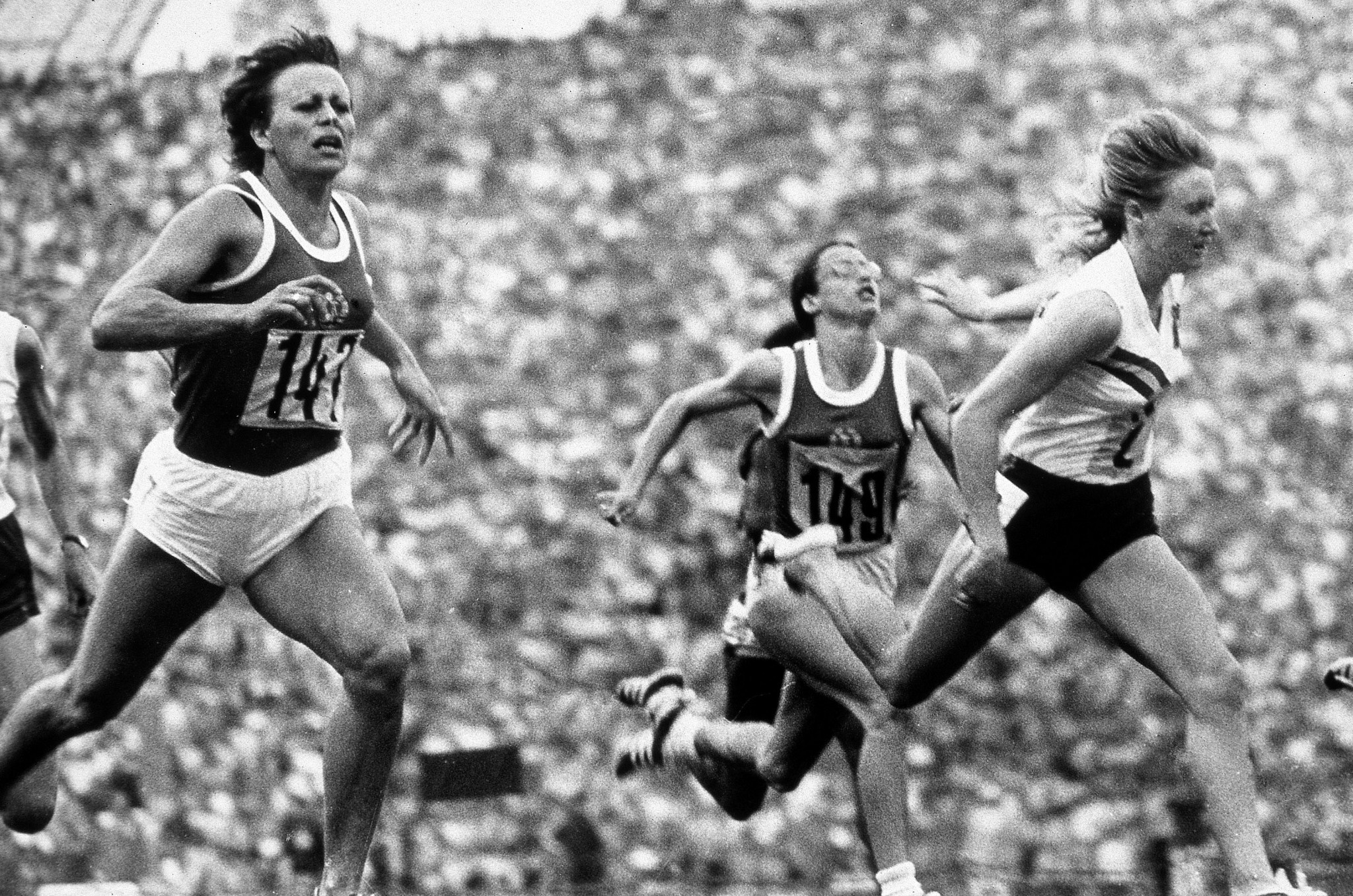 Raelene Boyle, centre, won three Olympic silver medals, including in the 100m and 200m at Munich 1972 where she was beaten in both races by Renate Stecher, left, from East Germany ©Getty Images