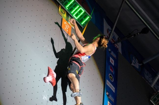 China's Song Yi Ling, pictured setting a women's world speed climbing record at last Friday's IFSC World Cup in Chongqing, will be the athlete to beat as the World Cup moves to Wujang ©IFSC