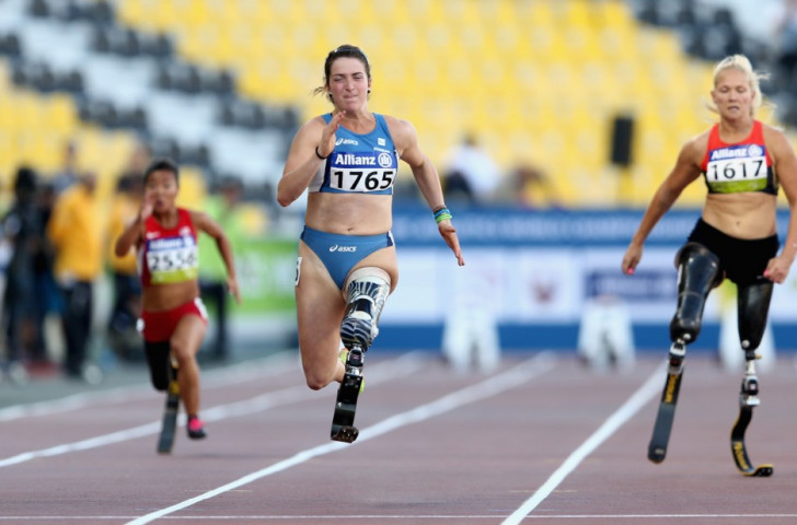 Italy's Martina Caironi smashed her own 24-hour-old world record to win 100m T42 gold