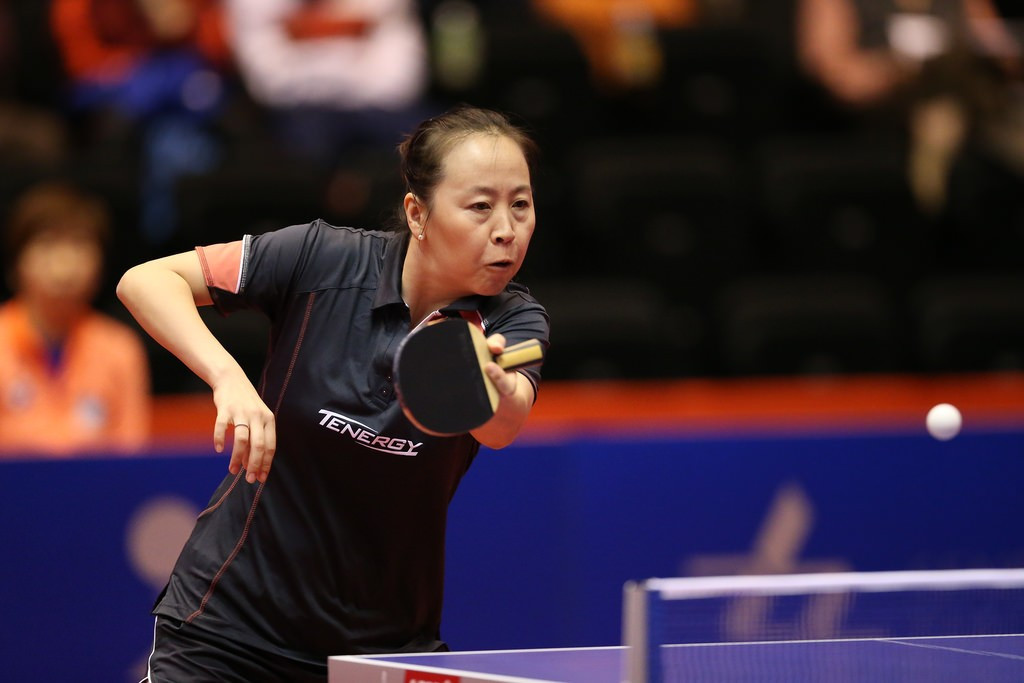Li Jiao of The Netherlands rolled back the years to send number two seed Zhu Yuling crashing out 