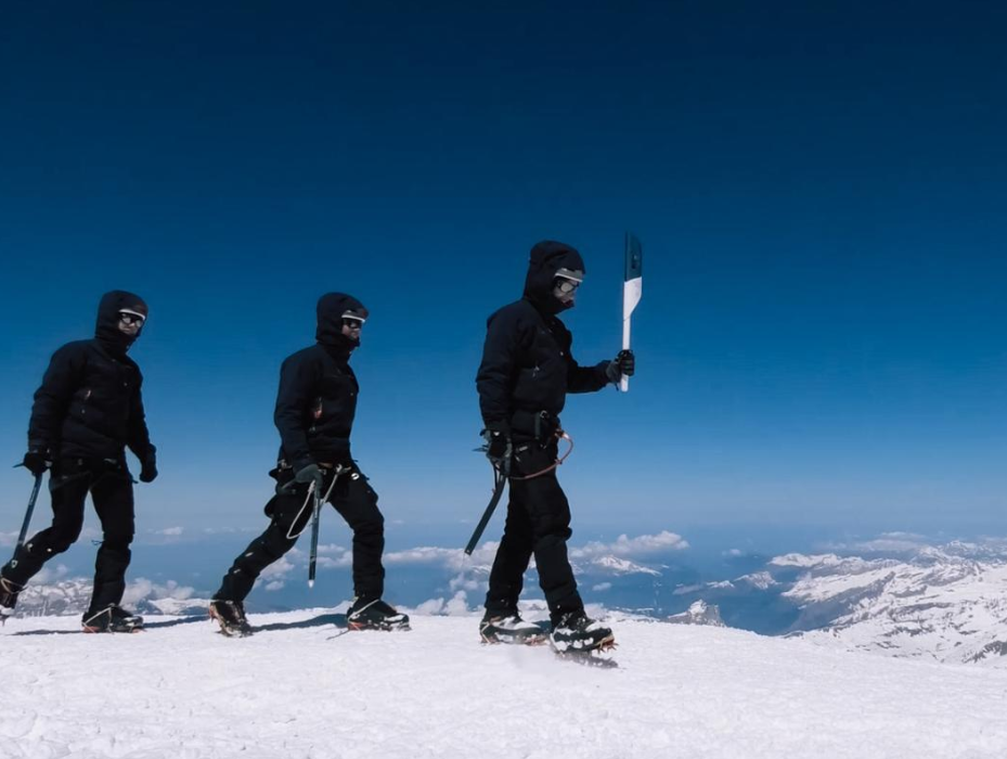 Climbers encountered tough conditions on their journey to the summit of Mont Blanc ©Minsk 2019