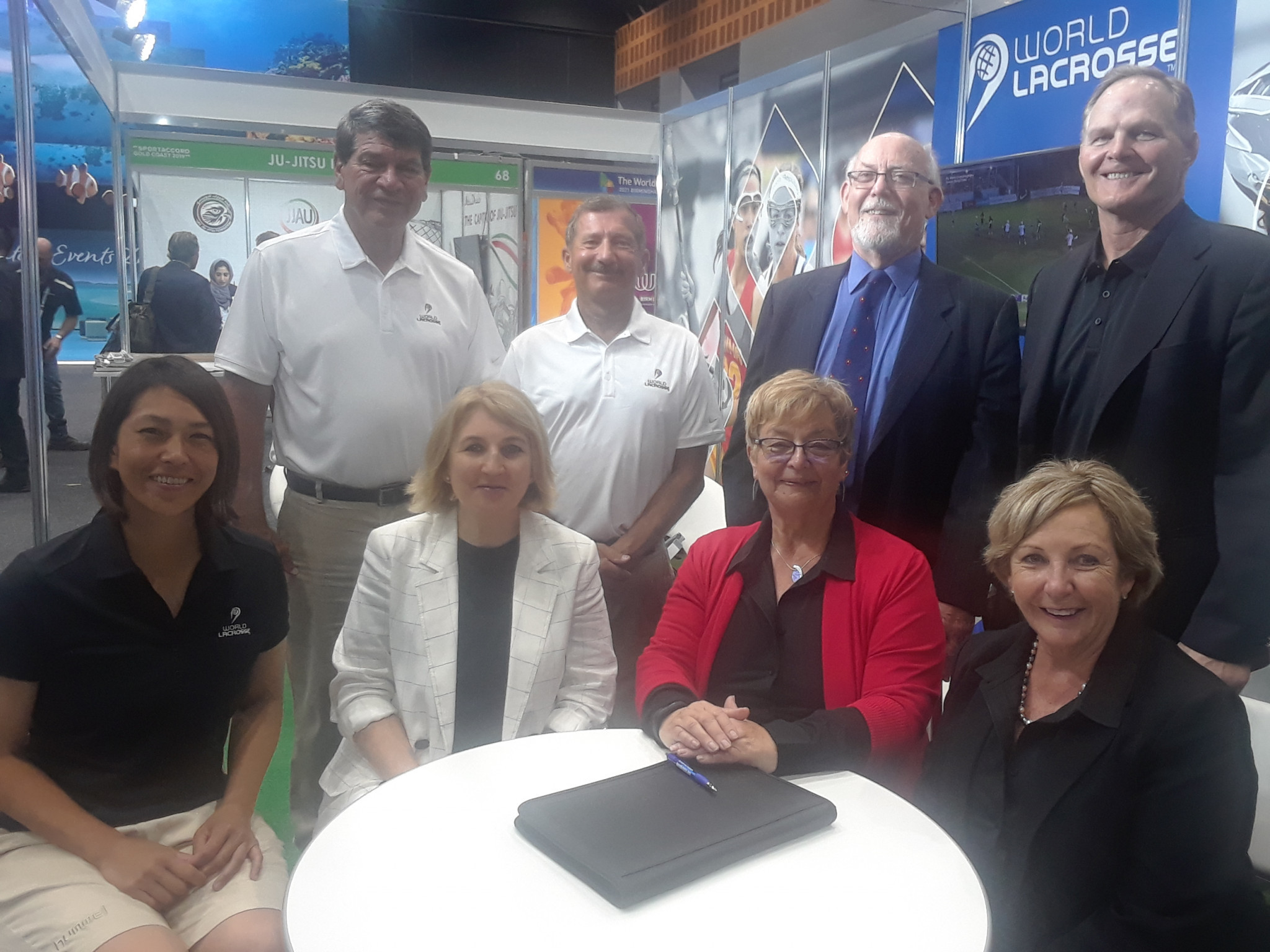 World Lacrosse President Sue Redfern, in red jacket, signed the Brighton plus Helsinki 2014 Declaration on Women and Sport at SportAccord Summit in the Gold Coast ©World Lacrosse