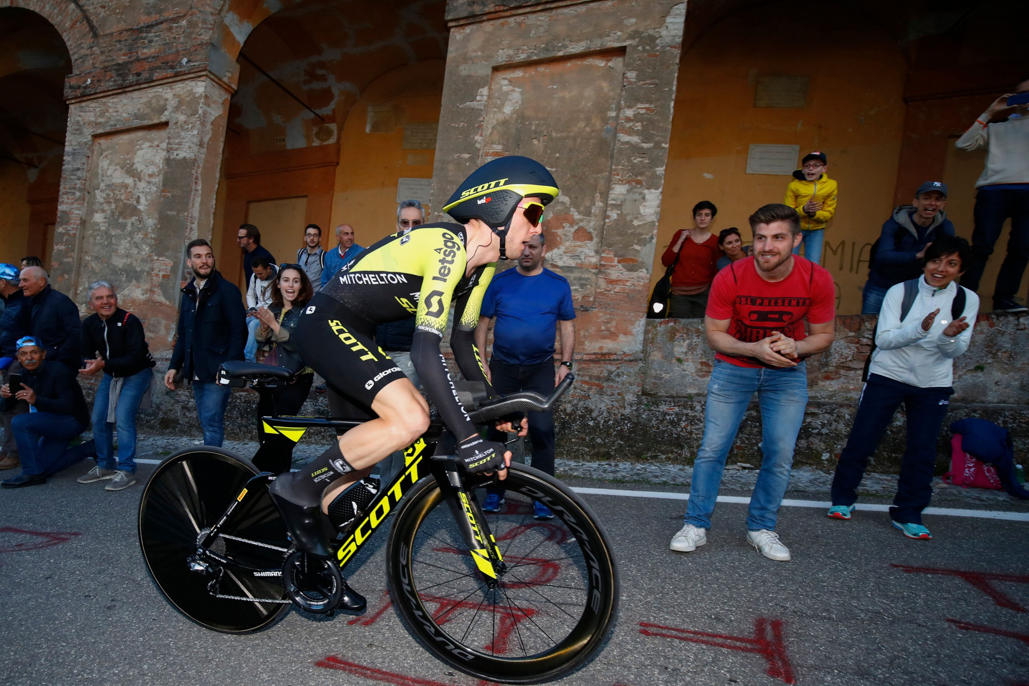 Britain's Simon Yates finished second in the opening stage of the Giro d'Italia ©Getty Images