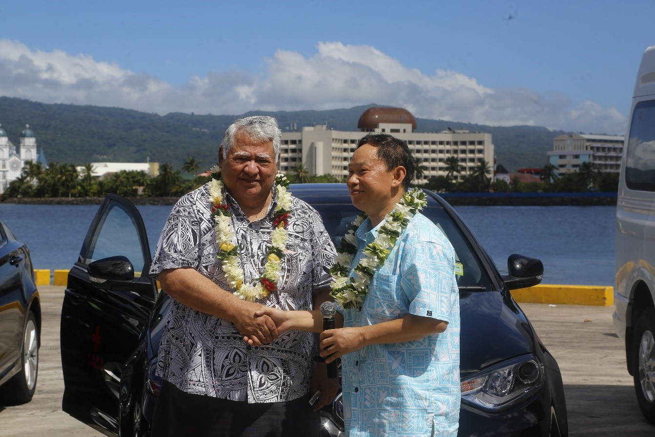 Samoan Prime Minister Tuilaepa Sailele Malielegaoi and Chinese Ambassador to Samoa Chao Xiaoliang were present at the offical handover ceremony ©Pacific Games Office