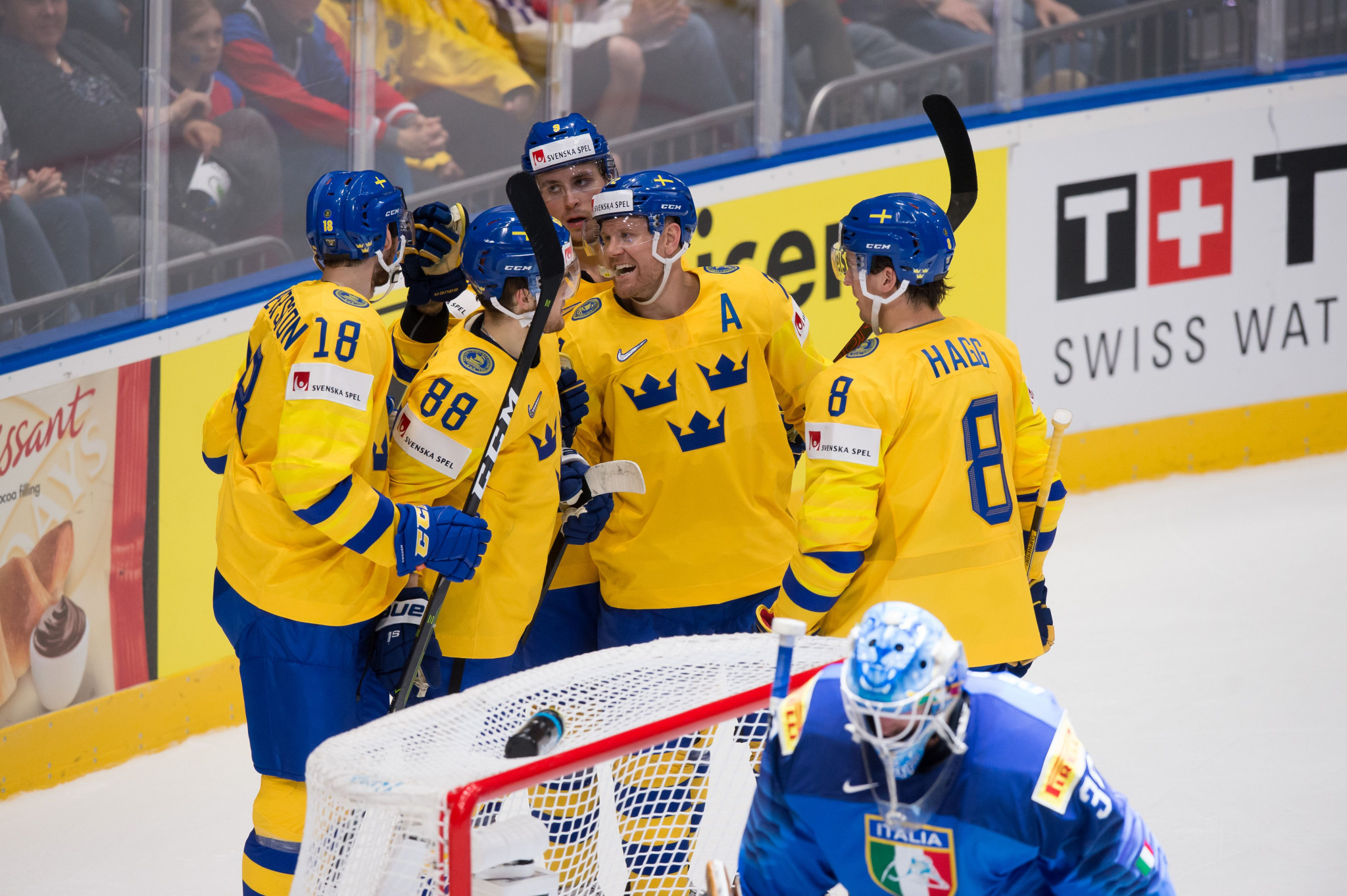 Sweden celebrated an impressive 8-0 win over Italy ©Getty Images