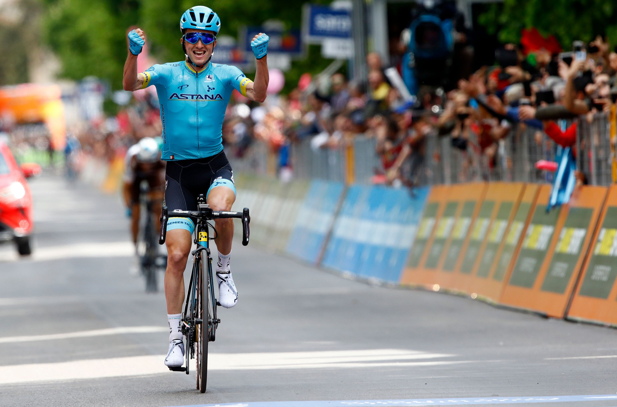 Bilbao wins stage seven of Giro d’Italia as Conti retains overall lead