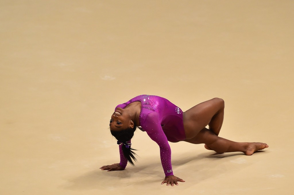 Simone Biles was her usual elegant self on the floor as she claimed a record 10th world title ©Getty Images