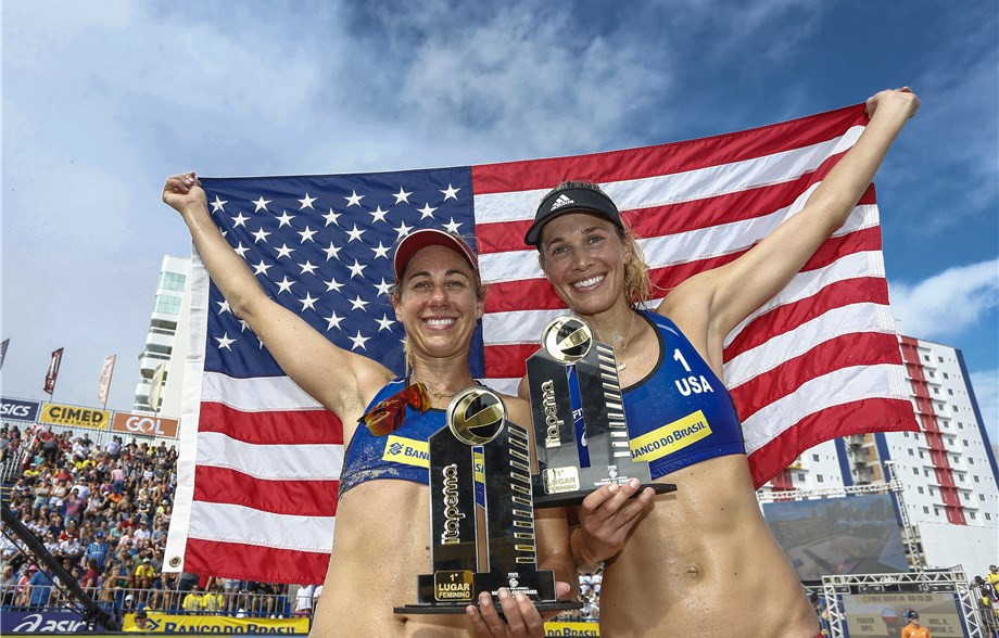 The United States' April Ross and Alix Klineman came out on top in the women's event ©FIVB