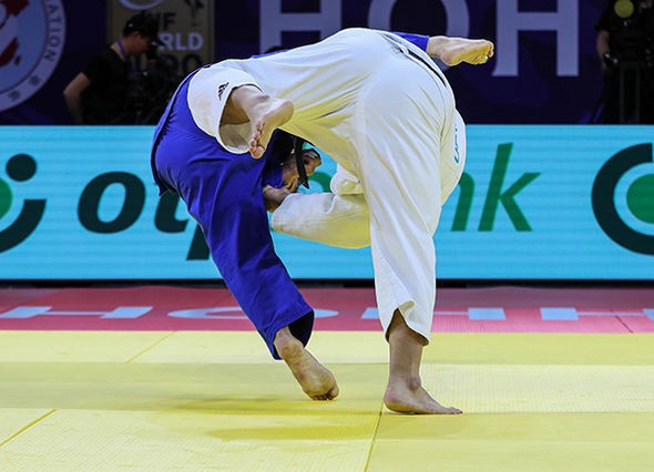 South Korean sensation Kim Min-jong upstaged former Olympic champion Naidangiin Tüvshinbayar to claim the over-100kg title ©IJF