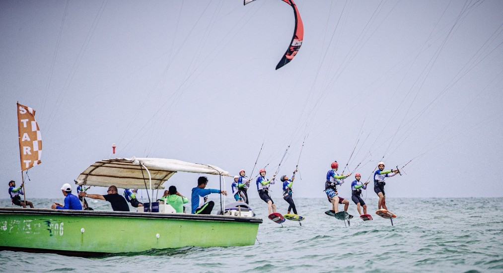 Two races were possible in the men's and women's events today ©Formula Kite
