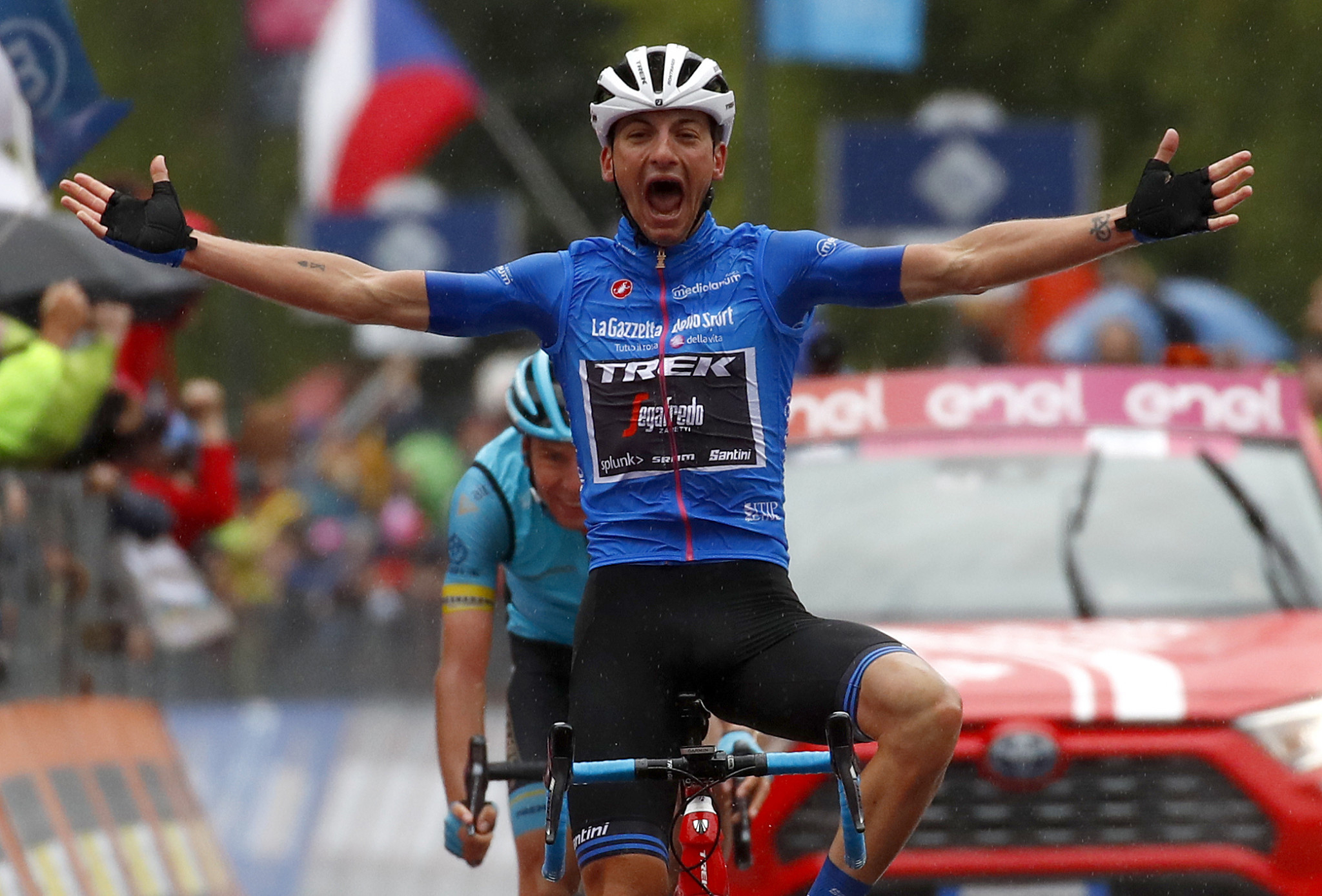 Ciccone wins stage 16 of Giro d'Italia as Carapaz retains general classification lead