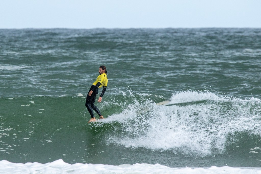 France's Antoine Delpero continued his impressive form by winning both of his main event heats at the ISA World Longboard Surfing Championship in Biarritz ©ISA