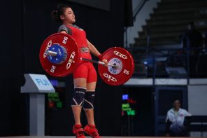 The first medal of the Championships was won by Vietnam's My Phuong Khong in the women’s 45kg ©IWF