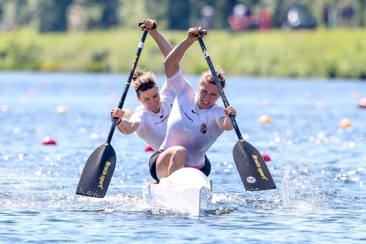 Hungarian pairing Virág Balla and Kincső Takács earned a famous victory over Canada's Laurence Vincent-Lapointe and Katie Vincent at the ICF Canoe Sprint World Cup in Duisburg ©ICF