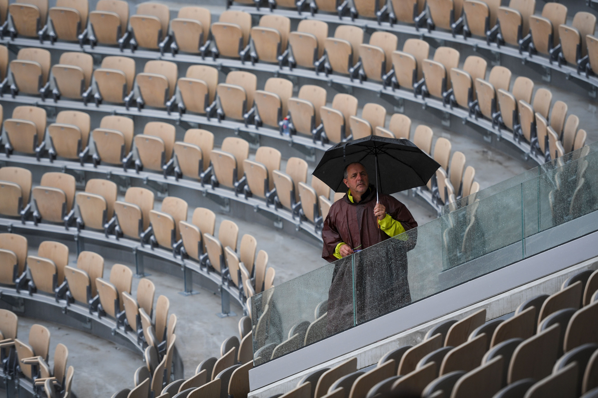A spectator remains optimistic for play on day 11 of the French Open ©Getty Images 
