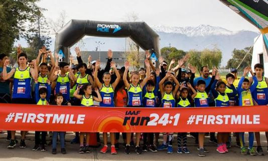Runners prepare to take on the International Association of Athletics Federations' Run 24-1 challenge in Santiago, Chile ©IAAF
