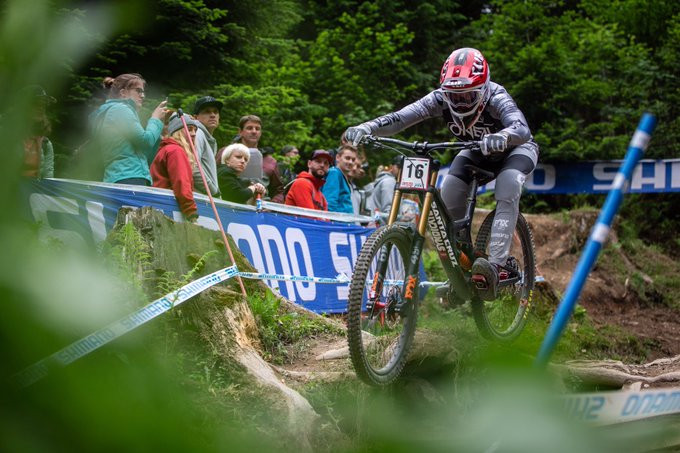 Minnaar and Hannah top qualification rounds at UCI Mountain Bike Downhill World Cup