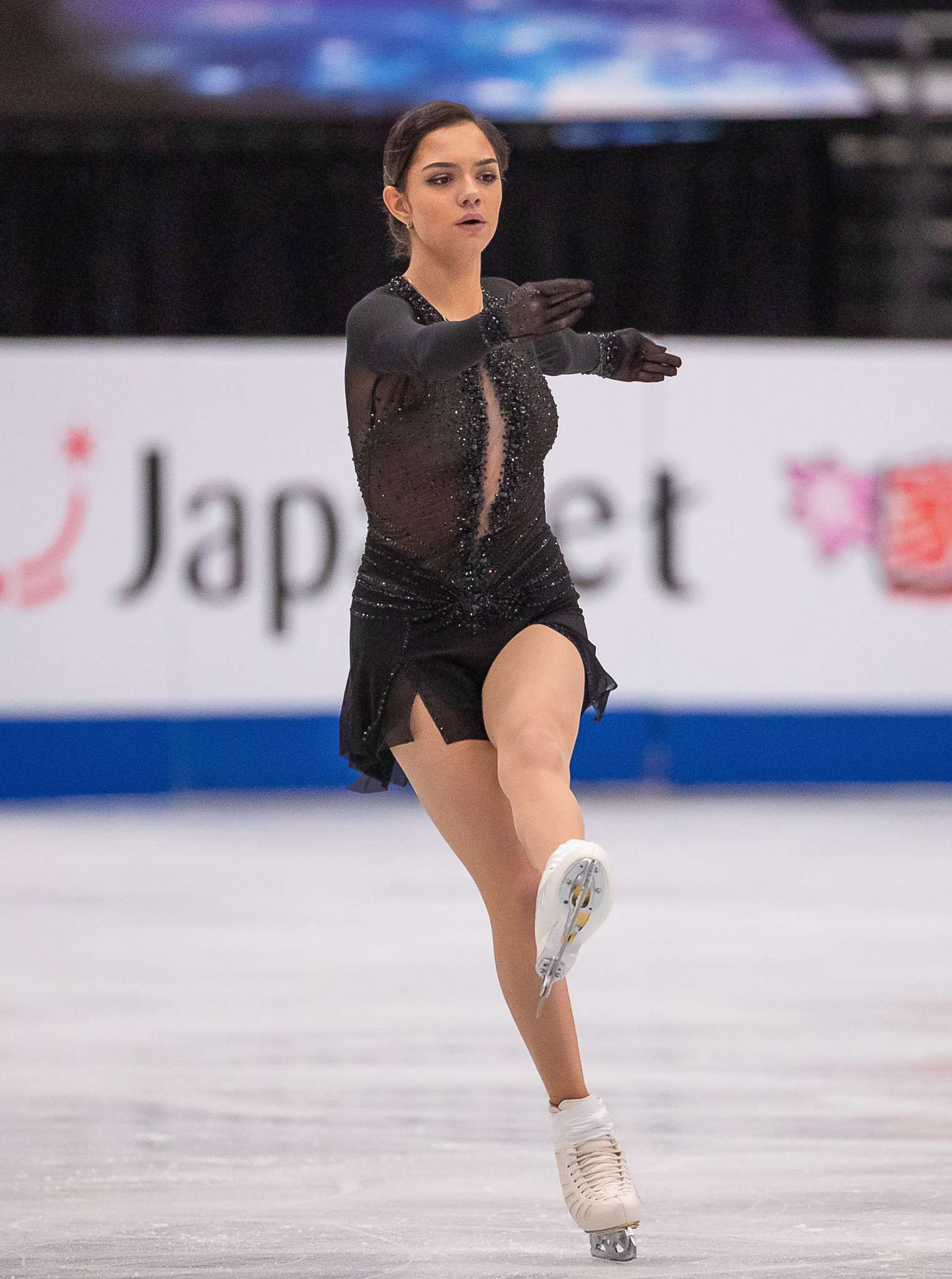 Figure skater Medvedeva inundated with support after receiving anonymous "get out of Japan" letter